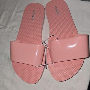 OLD NAVY SLJP IN FLAP RUBBER  SLIPPER SIZE 6